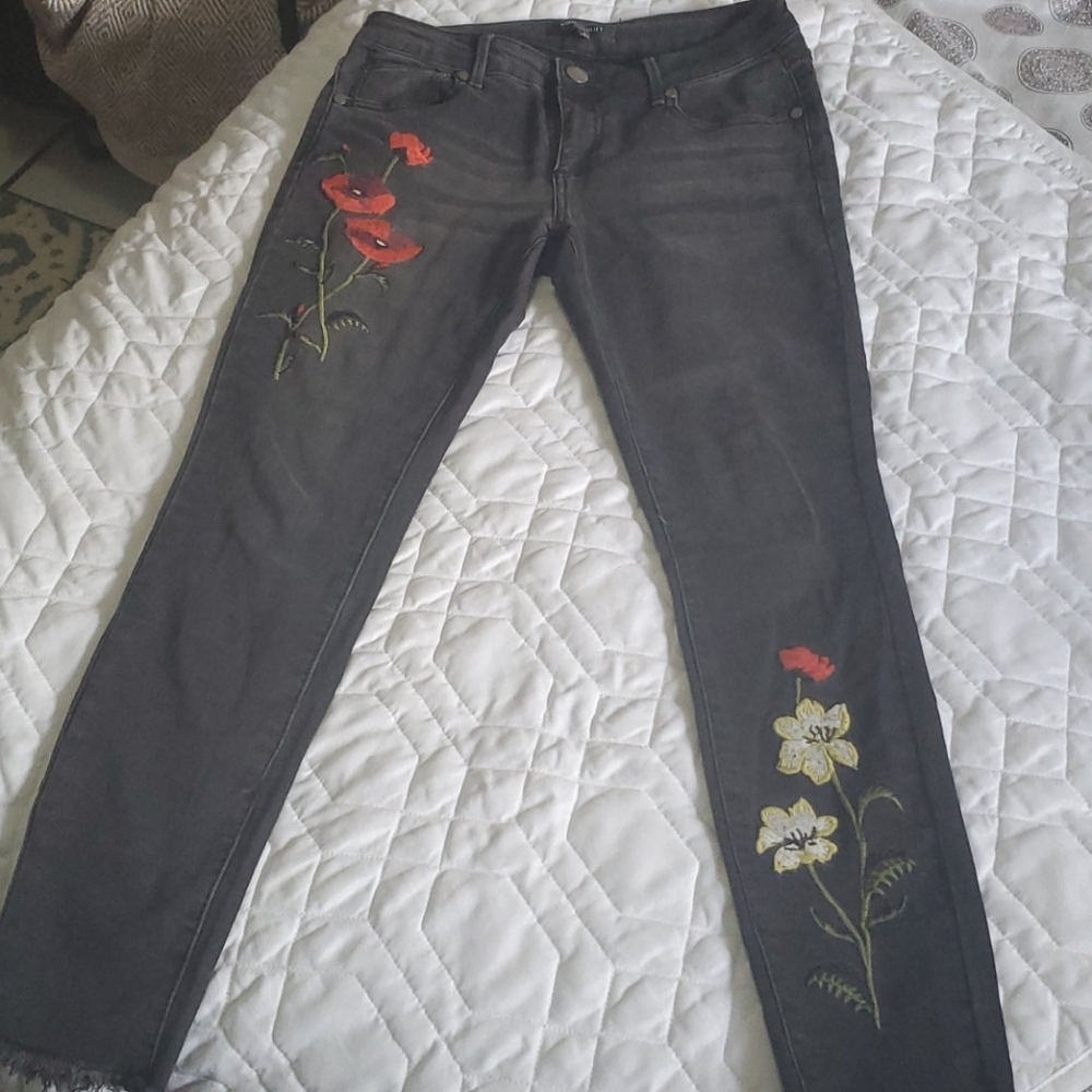 Embroidered denim skinnies